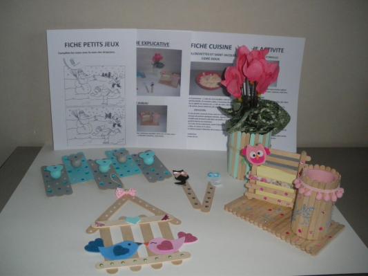 BOITE AVEC DES LAMELLES DE BOIS